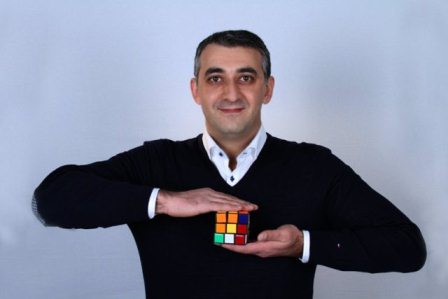 Մկոն իր երեխաներին արգելում է որոշ սերիալներ ու հաղորդումներ դիտել (լուսանկարներ) Մկոն իր երեխաներին արգելում է որոշ սերիալներ ու հաղորդումներ դիտել (լուսանկարներ)