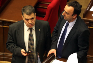 Դավիթ Հարությունյանը չի տիրապետում Հրայր Թովմասյանի բառաֆոնդին