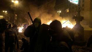 Բժիշկները տասնյակ վիրավորների են տեղափոխում (լուսանկարներ)