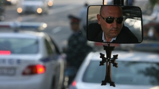 Երևանը Ռուսաստանին խնդրում է դյուրացնել վիզային ռեժիմը հայ ներգաղթյալների համար. &laquo;Известия&raquo;