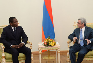 Սերժ Սարգսյանին հավատարմագրերն է հանձնել  Հայաստանում Բենինի  նորանշանա դեսպանը