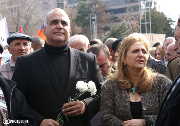 Ծաղիկներ խոնարհեցին՝ ի հիշատակ Մարտի 1-ի զոհերի