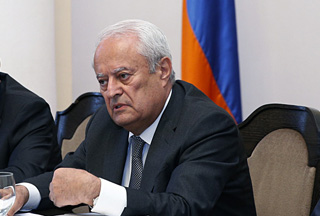 Երվանդ Զախարյանը հանդիպել է &laquo;Նաիրիտի&raquo; աշխատակիցներին