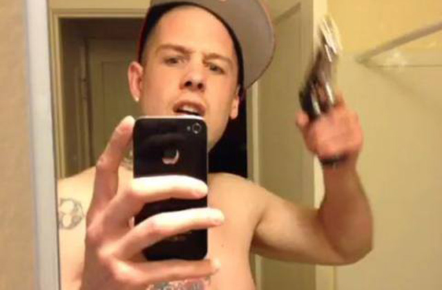 ԱՄՆ-ում սելֆիի փորձ կատարելիս երիտասարդը կրակել է ինքն իր վրա