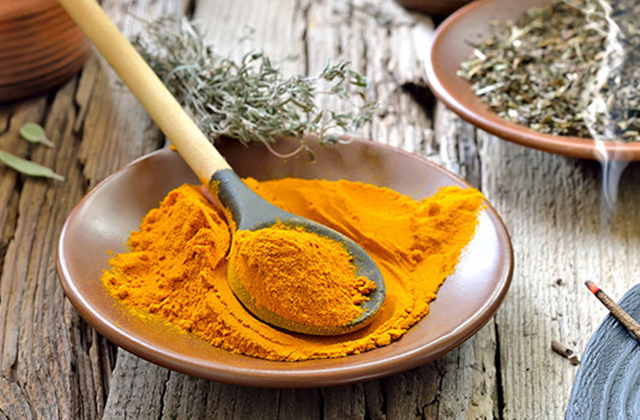 Մազերի ներկումը բնական հինայով