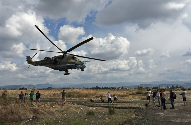 Շտապ. Սիրիայում ռուս լրագրողներին տեղափոխող մեքենան ականանետից գնդակոծվել է. կան վիրավորներ