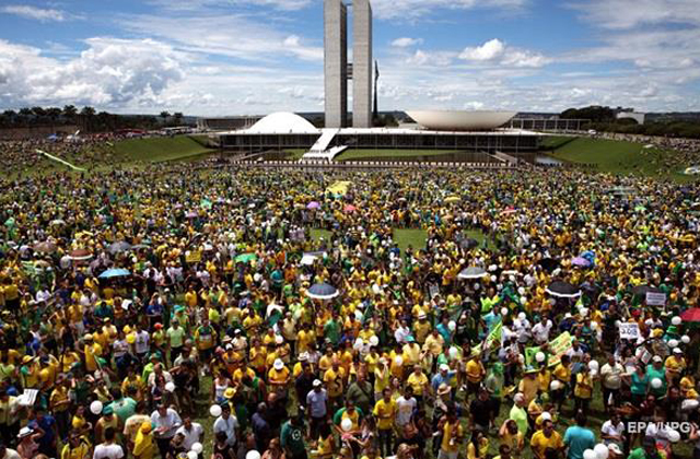 Միլիոնավոր բրազիլացիներ դուրս են եկել փողոցներ՝ պահանջելով երկրի նախագահի հրաժարականը