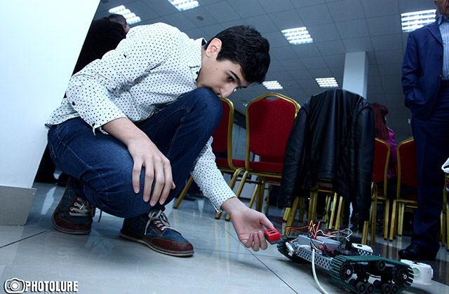 «Հեռաչափերով և ականը գտնելու սենսորով ռոբոտը որոշում է՝ որտեղ է ականը»