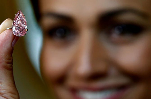 Ժնևի աճուրդում ռեկորդային 31,5 մլն դոլարով վաճառվել է Unique Pink վարդագույն ադամանդը