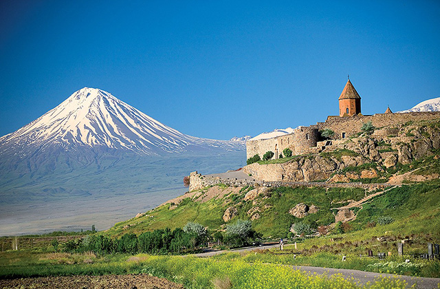 “Жду того дня, когда поцелую армянскую землю”. известные люди об Армении