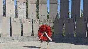 Дань уважения памяти героев, павших во имя свободы и независимости Отечества